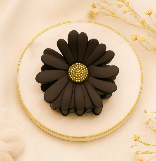 Midnight Daisy Hair Clip 🌼